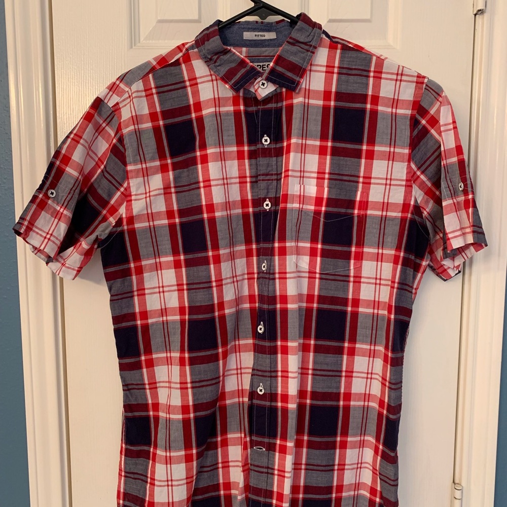 Express Fitted Short Sleeve Button Down